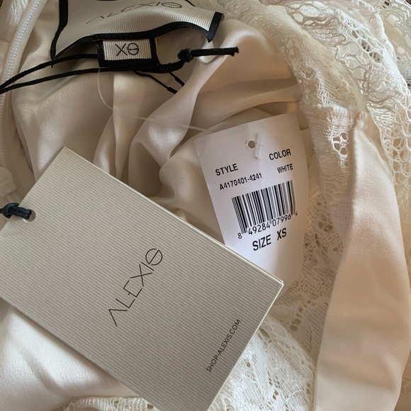 Nwt Alexis gorgeous white lace Anabella dress - Picture 10 of 10